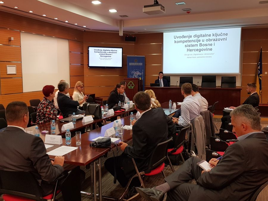 Održan okrugli sto „Digitalizacija i obrazovanje“