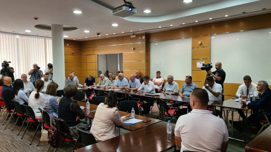 Hitno rješavanje dugih zadržavanja i zastoja na graničnim prelazima sa Republikom Hrvatskom kroz otvaranje dodatnog BIP-a i „zelenih koridora“, te produženje radnog vremena fitosanitarnih inspektora u sezoni